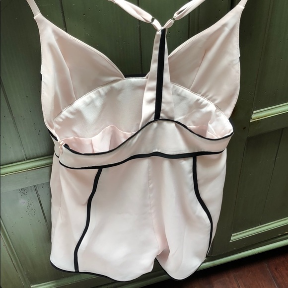 Evenuel- mystique boutique NYC pink romper- NWT - Picture 3 of 4